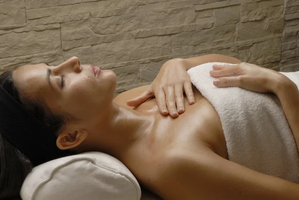 Latin woman spa. — Stock Photo, Image