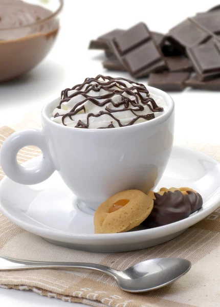 Hot chocolate cup and cookies — Stock Photo, Image