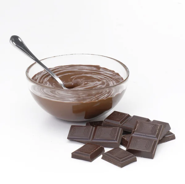 Cuenco de crema de chocolate y palitos de chocolate — Foto de Stock