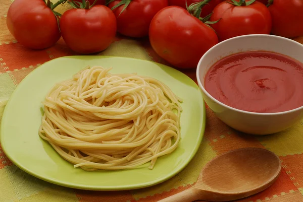 Tomatenrahmsoße, Pasta-Tomatensauce und Käse — Stockfoto