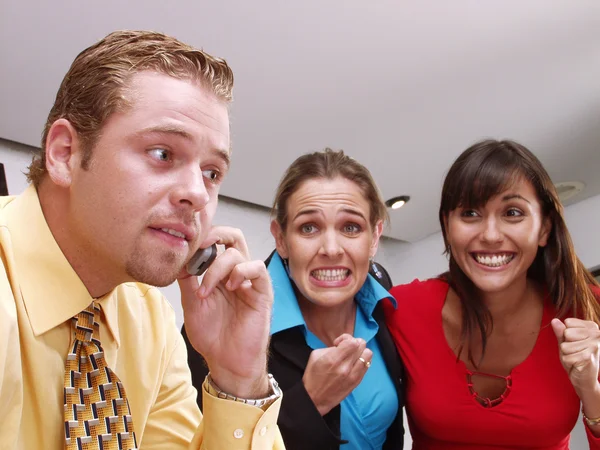 Colleghi d'affari che lavorano in ufficio — Foto Stock