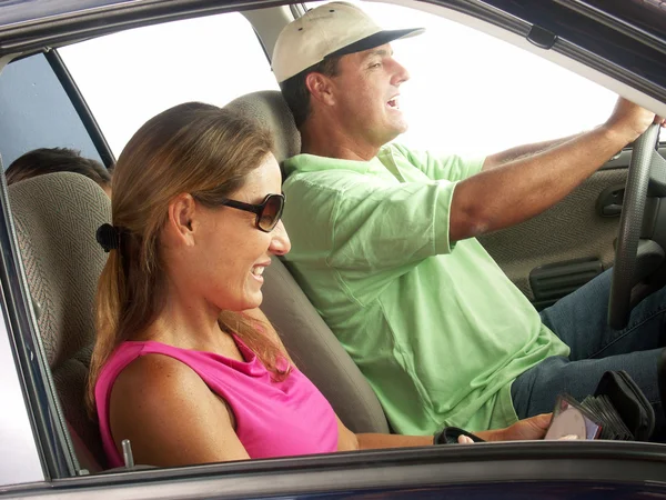 Padre e figlia in macchina — Foto Stock