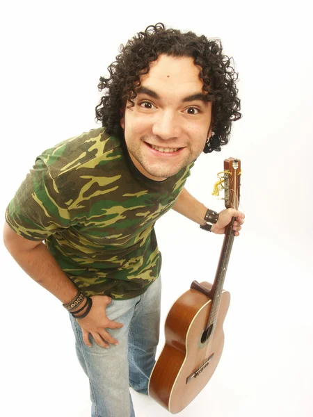 Joven posando con su guitarra . — Foto de Stock