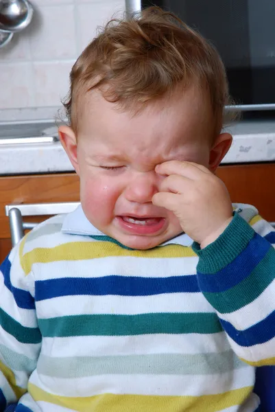 Pequeño bebé llorando — Foto de Stock