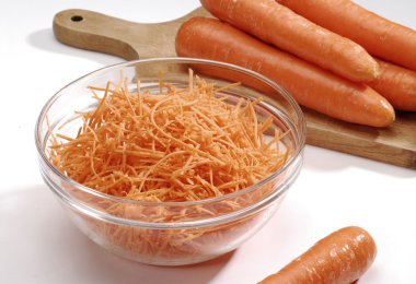 taze havuç cam kase ve havuç. taze havuç cam kase ve roket.