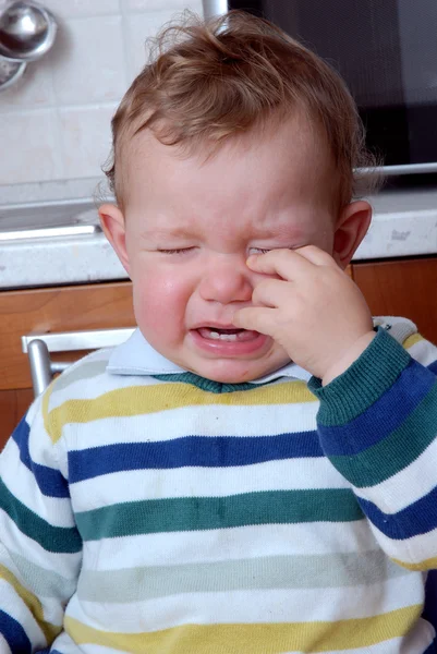 Pequeno bebê chorando — Fotografia de Stock