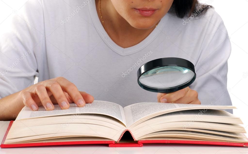 magnifying glass for reading