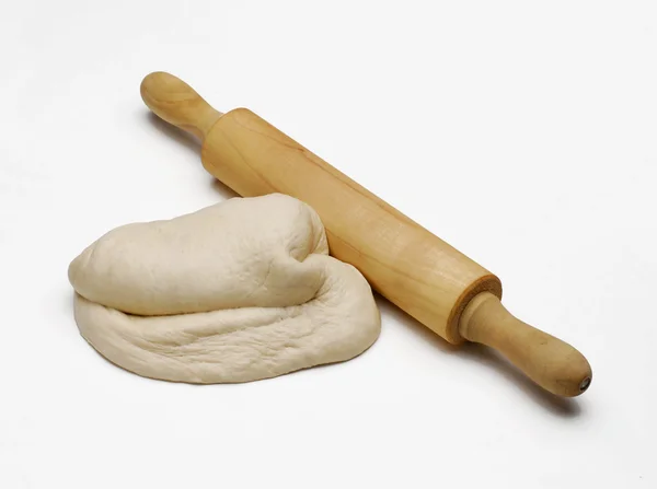 Floured Rolling Pin on Pizza Dough. — Stock Photo, Image