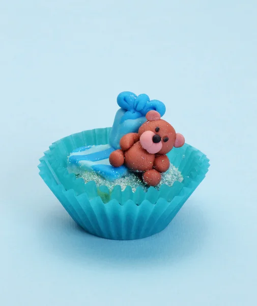 Cupcake con oso y corazón —  Fotos de Stock