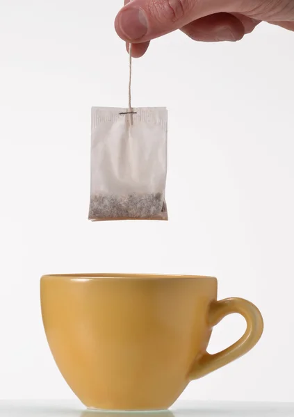Bolsa de té en taza . — Foto de Stock