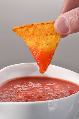 tortilla cips sosu ile.