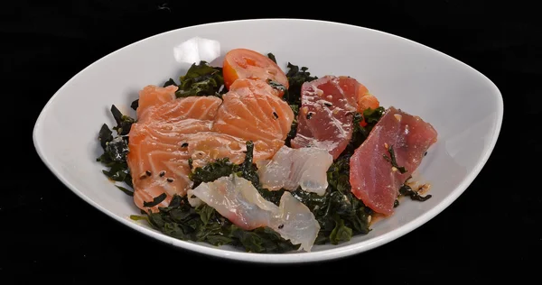 Salada de frutos do mar grelhados . — Fotografia de Stock