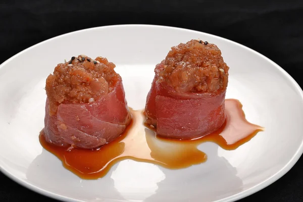 Rolo de sushi de atum — Fotografia de Stock