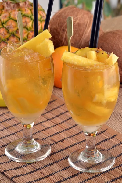 Ananas kokteyli içki — Stok fotoğraf