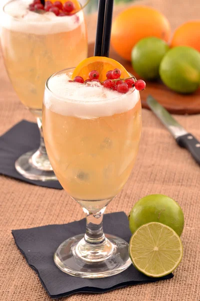 Tropical fruit cocktail drinks — Stock Photo, Image