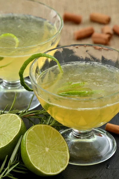 Citroen ingrediënt cocktail drinken — Stockfoto