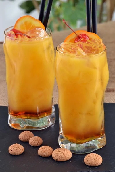 Peach cocktail drinks and cherry — Stock Photo, Image