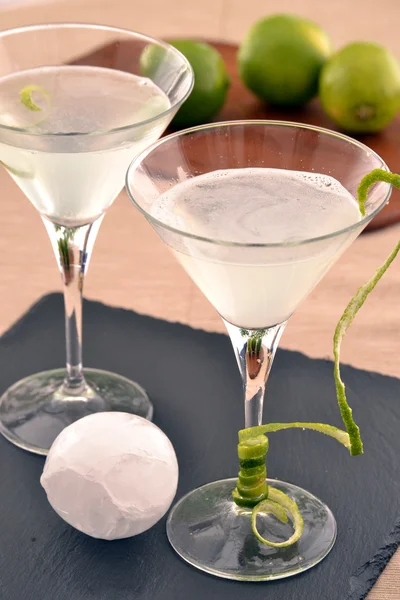 Martini bebidas de cóctel de limón — Foto de Stock