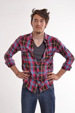 genç adam saç stili