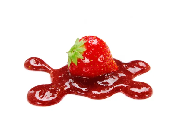 Erdbeerfrucht Auf Erdbeermarmelade Isoliert Auf Weißem Hintergrund — Stockfoto
