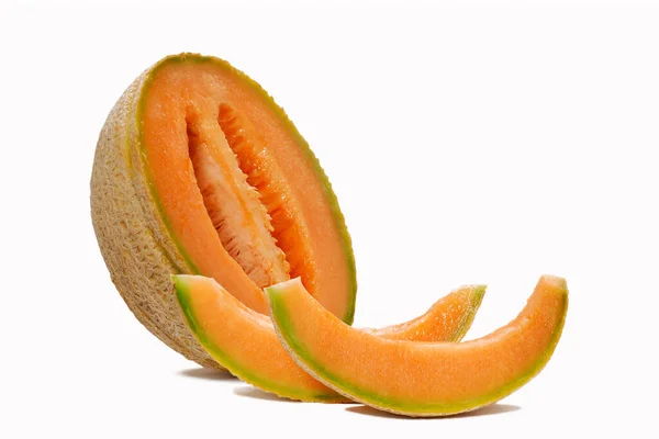 Halverad Melon Och Skivor Bitar Vit Bakgrund — Stockfoto