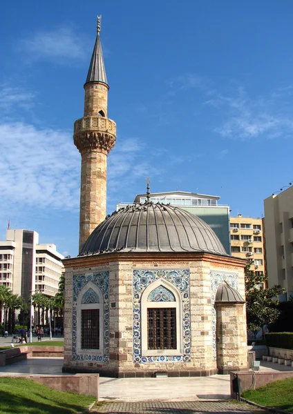 Moschee in izmir (konak camii) — Stockfoto