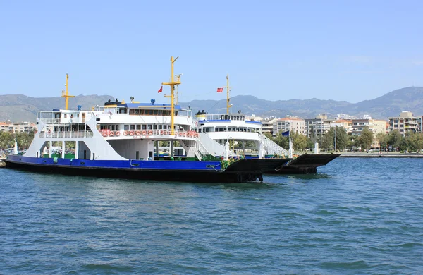 Ferryboat en Izmir (Bostanli), Turquie — Photo