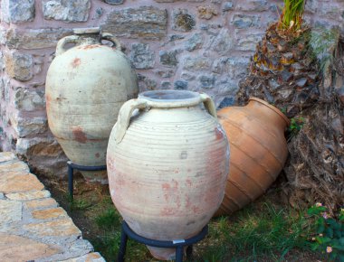 Üç amphoras