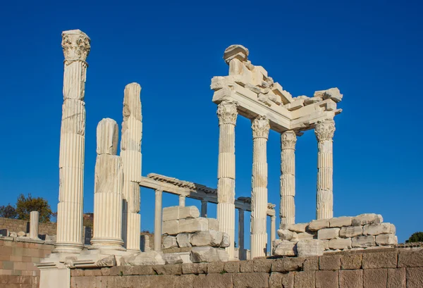 Antico tempio di Traiano — Foto Stock