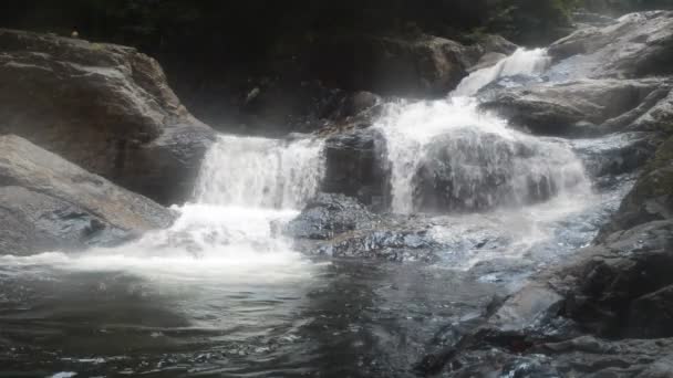 Водоспад з гори — стокове відео