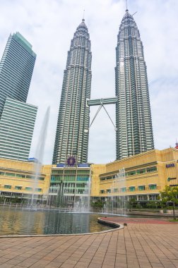 KLCC ikiz kule