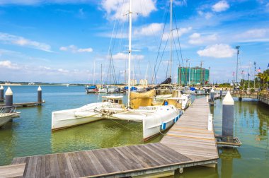 Yat ve yelkenli tekneler