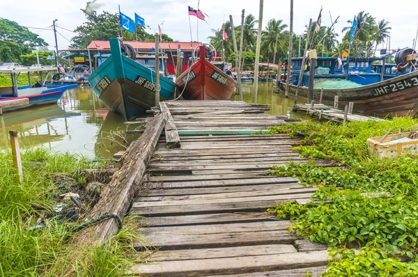 Traditionele houten boot park aan dek — Stockfoto