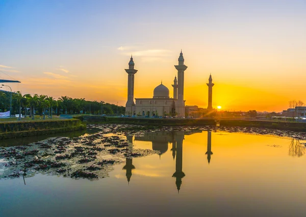 Sonnenaufgang in der Moschee — Stockfoto