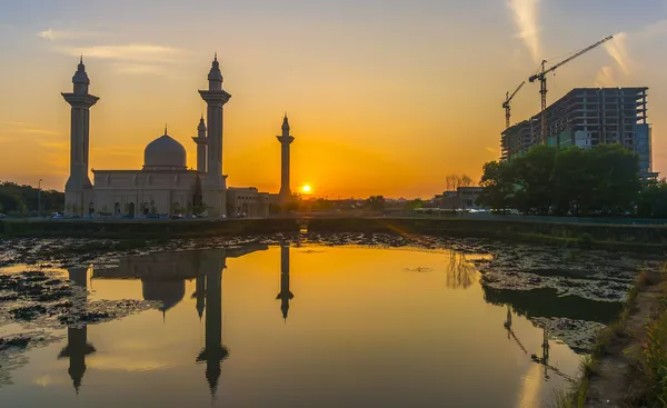 Sonnenaufgang in der Moschee — Stockfoto