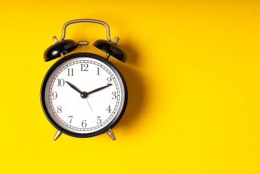 Zaman kavramına sahip üst görünümden saat.