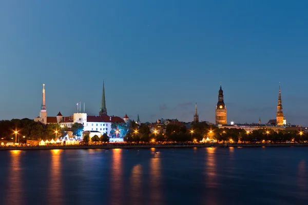 Riga, gece