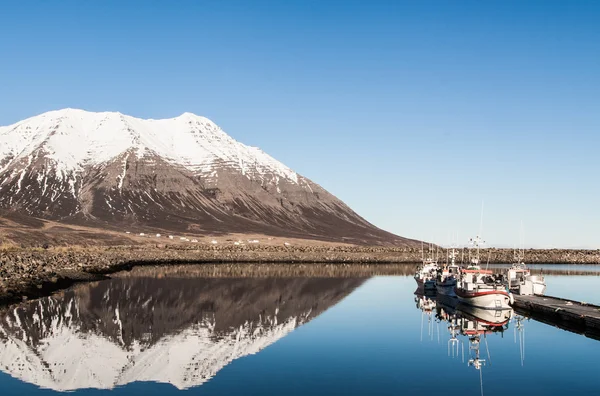 Mooie dag in de haven — Stockfoto