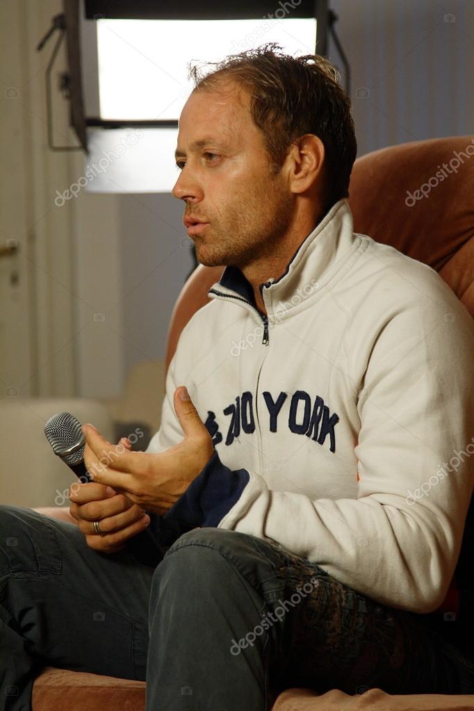 depositphotos_14100437-Rocco-Siffredi-visiting-Sergei-Pryanishnikov.-Rocco-Siffredi-gives-interview-for-Sp-Club-Tricolor-TV-interview-takes-a-well-known-actor-and-anchorperson-Igor-Bubenchikov.jpg