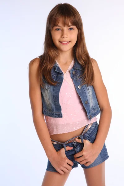 Genç model kot takım elbiseli poz