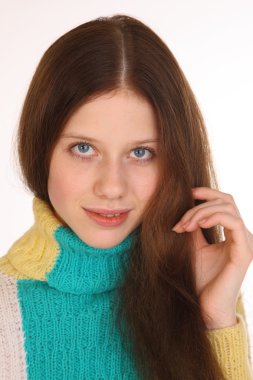 muhteşem saçlı güzel genç kız.