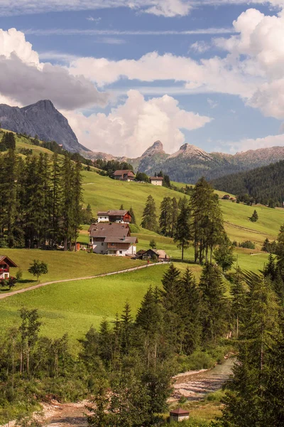 Tramonto Sulle Montagne Italiane Con Nuvole — Foto Stock