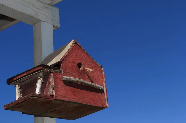 Americana Birdhouse - Красно-белая и синяя тема — стоковое фото