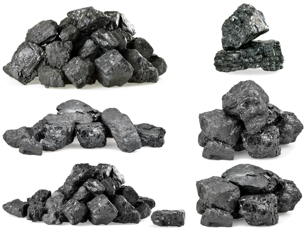 Kohlehaufen isoliert auf weißem Grund — Stockfoto