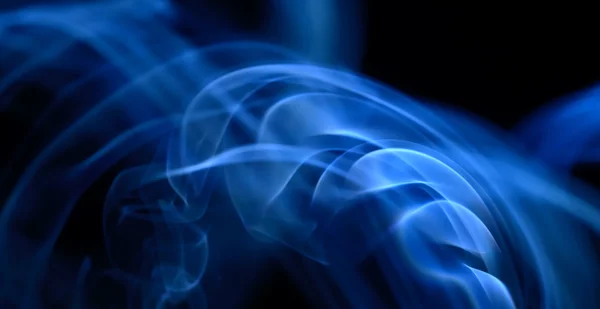 Blauwe abstracte achtergrond - rook over de zwarte. — Stockfoto