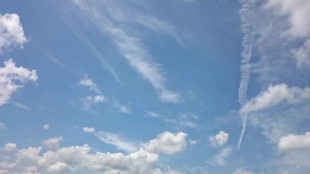 Volledige hd timelapse blauwe hemel met wolken. — Stockvideo