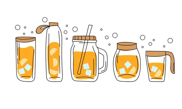 Sada skleněných nádob a lahviček s pomerančovým džusem s ledem. Ručně kreslený styl — Stockový vektor