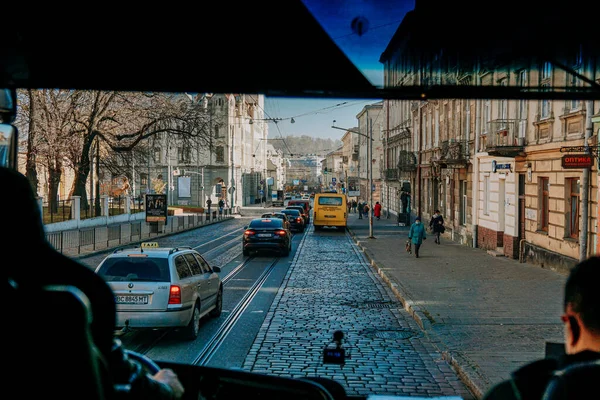 Lviv, Ucrânia - Oktober 30, 2021. Vista das ruas históricas de Lviv — Fotografia de Stock