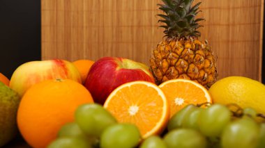 Bahar ya da Yaz konsepti. Birçok egzotik meyve türü