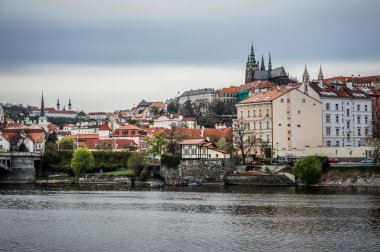Prag'da göster